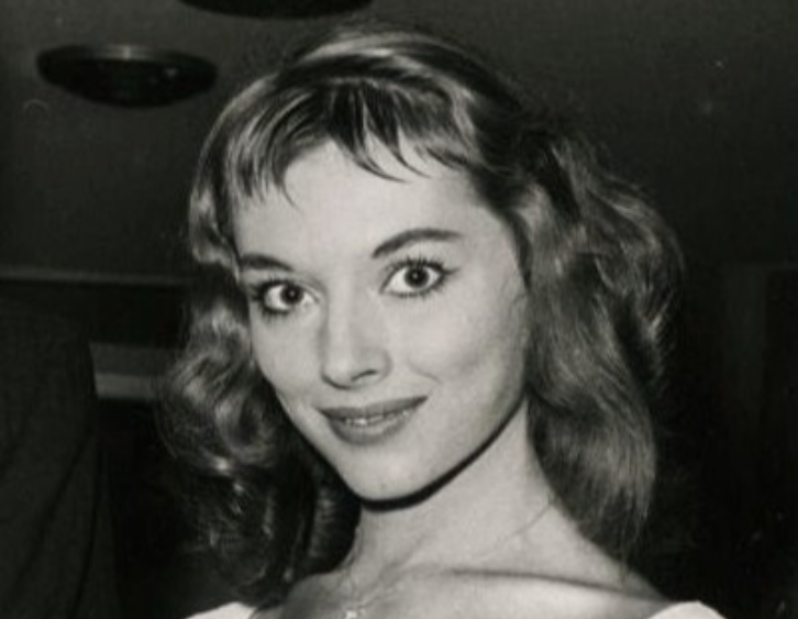 Black and white photo of the actress Vikki Dougan