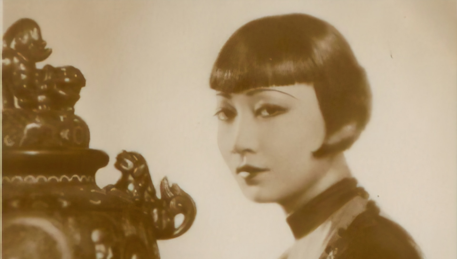 Photo of Anna May Wong famous Chinese American movie star
