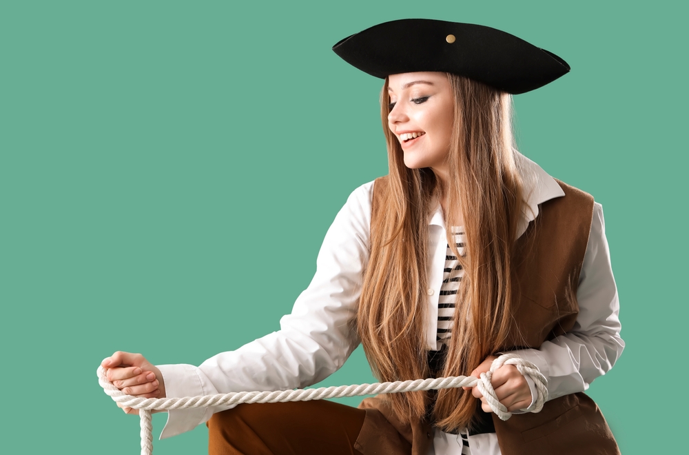 Beautiful female pirate with rope