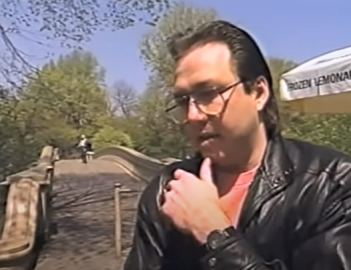Screenshot: Bill Hicks is standing outside - from Late Night With David Letterman (1982-93)