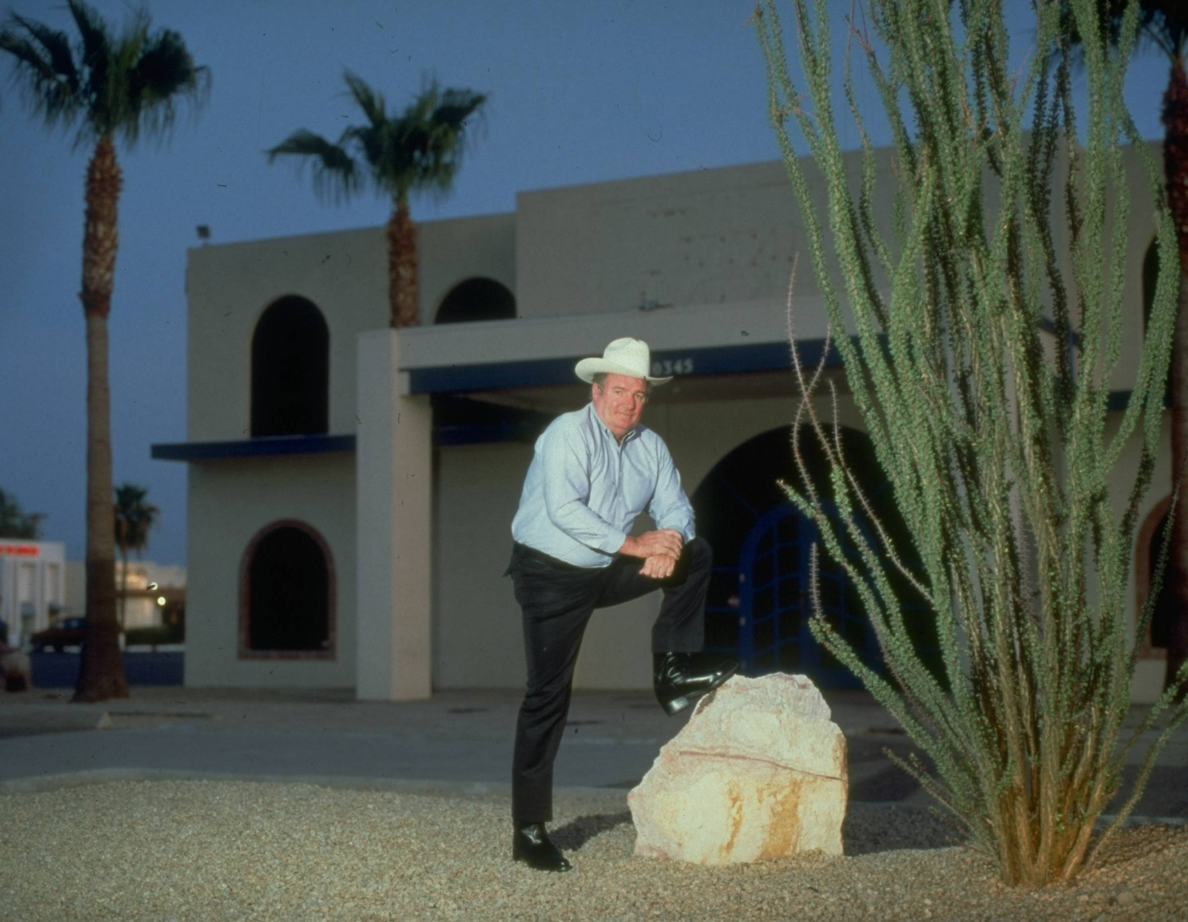 One of the police officers in the case of the murder of Bob Crane in blue shirt