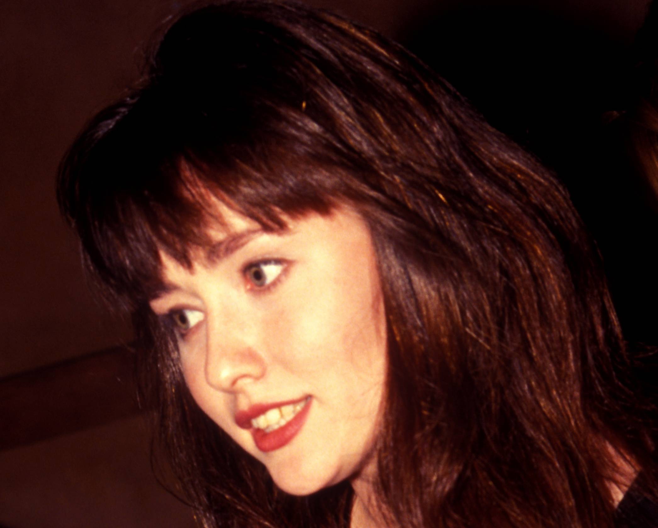 Shannen Doherty in black top