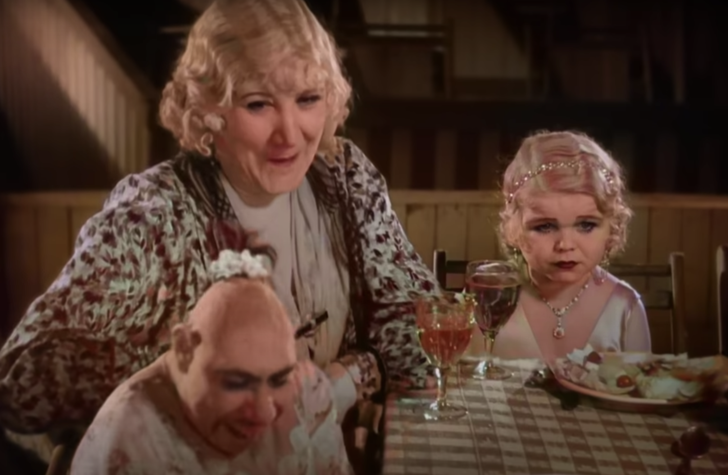 Screenshot from Freaks (1932)