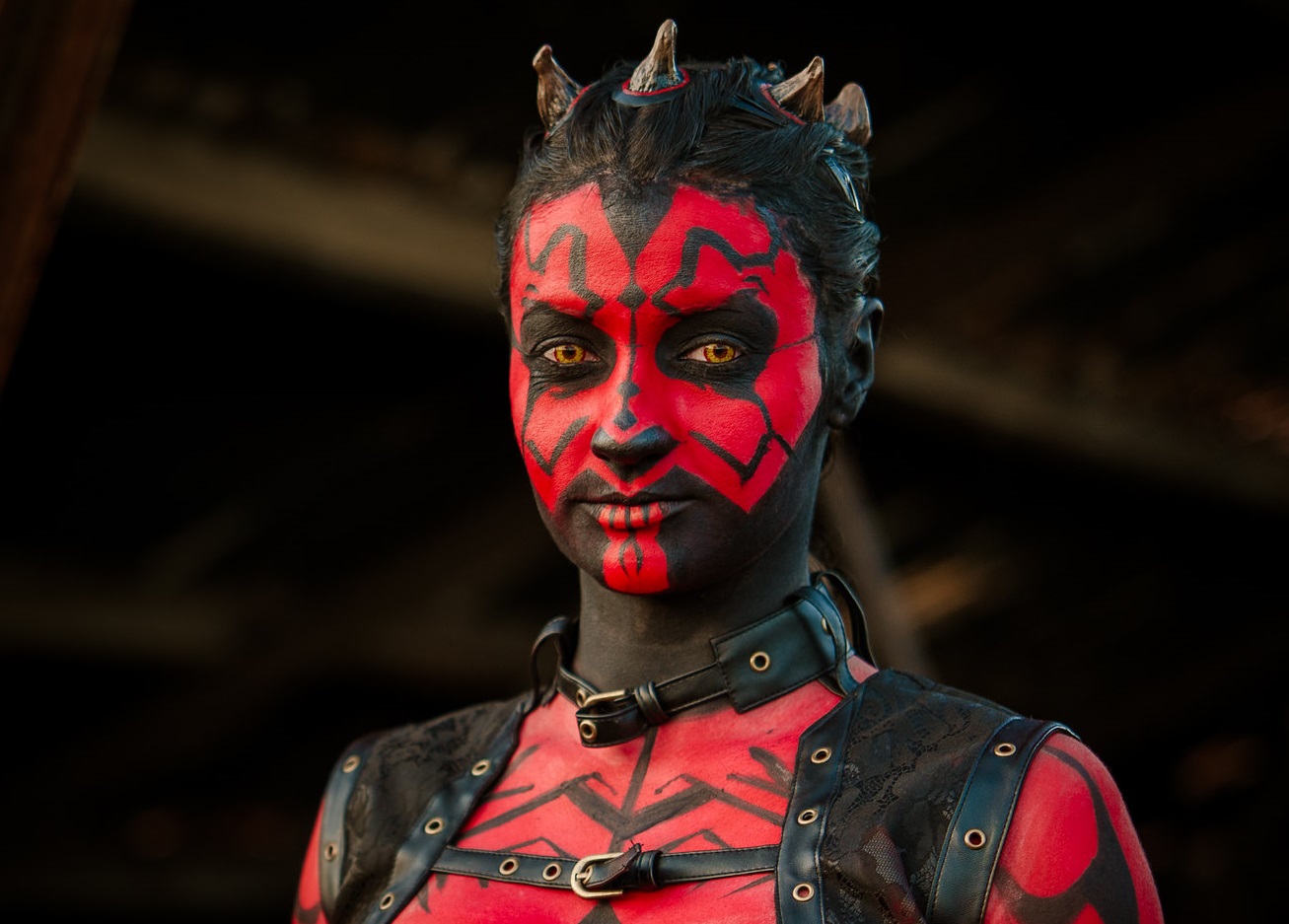 Woman dressed up like Darth Maul - 2015