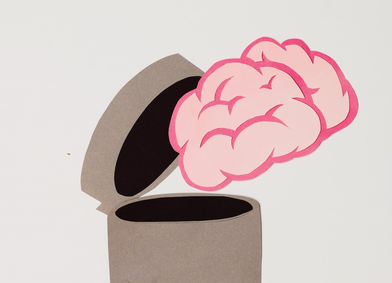 Brain in to garbage bin.