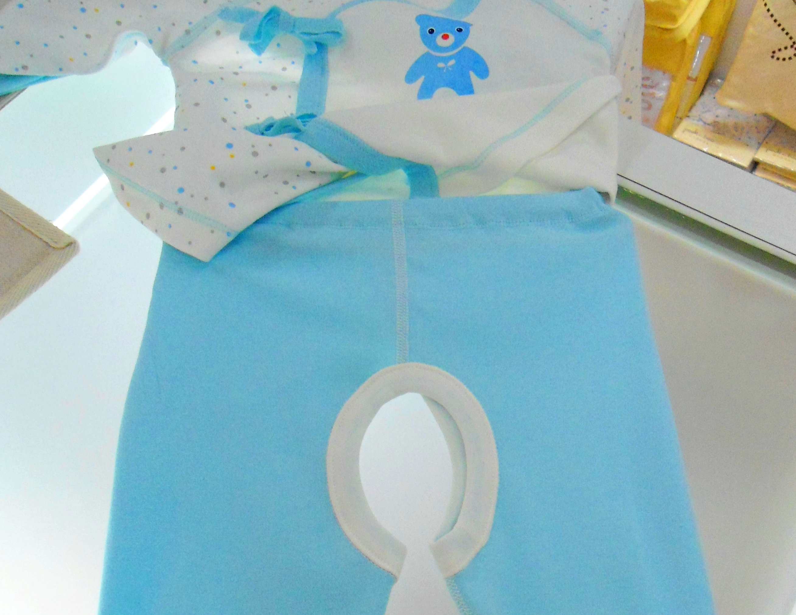 Open-crotch pants for 3- to 6-month-olds, for sale in Haikou