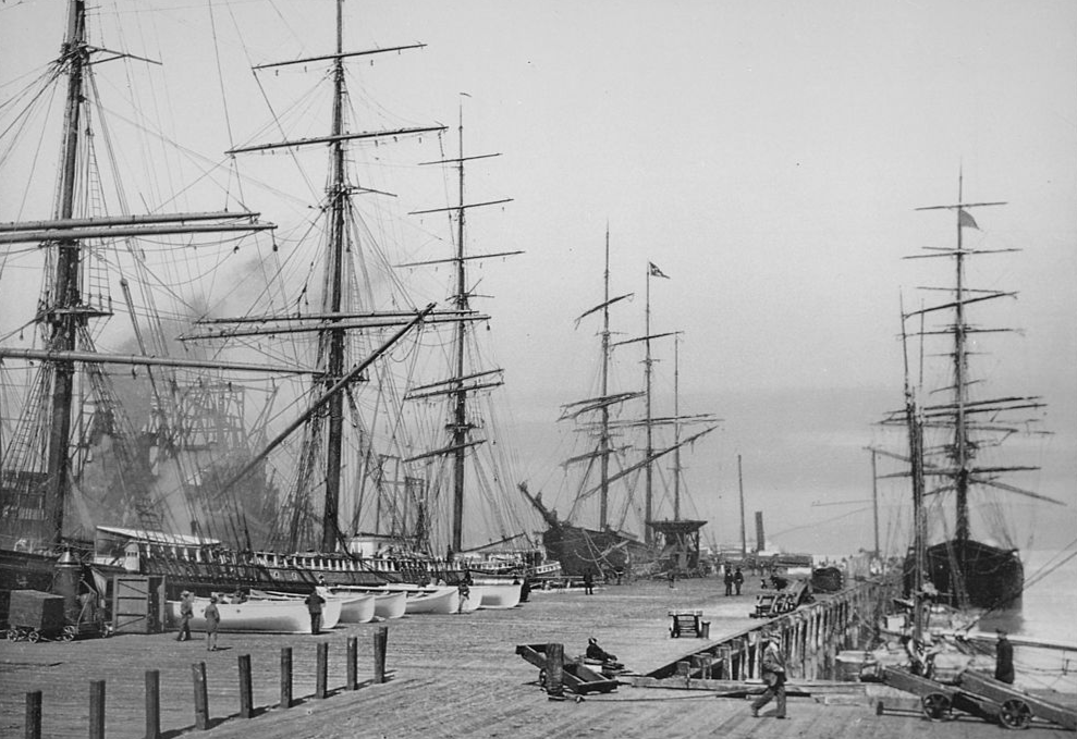 Grayscale photo of San Francisco Harbor with Ships