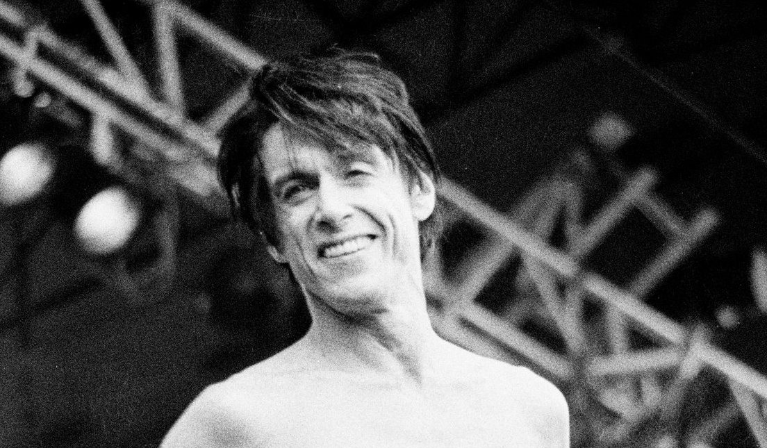 Iggy Pop performing