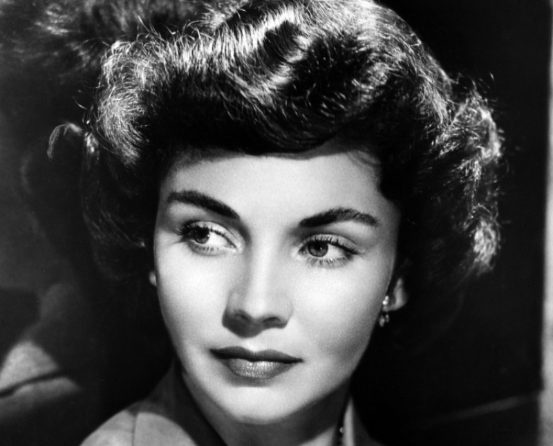 Publicity photo of Jennifer Jones facing front