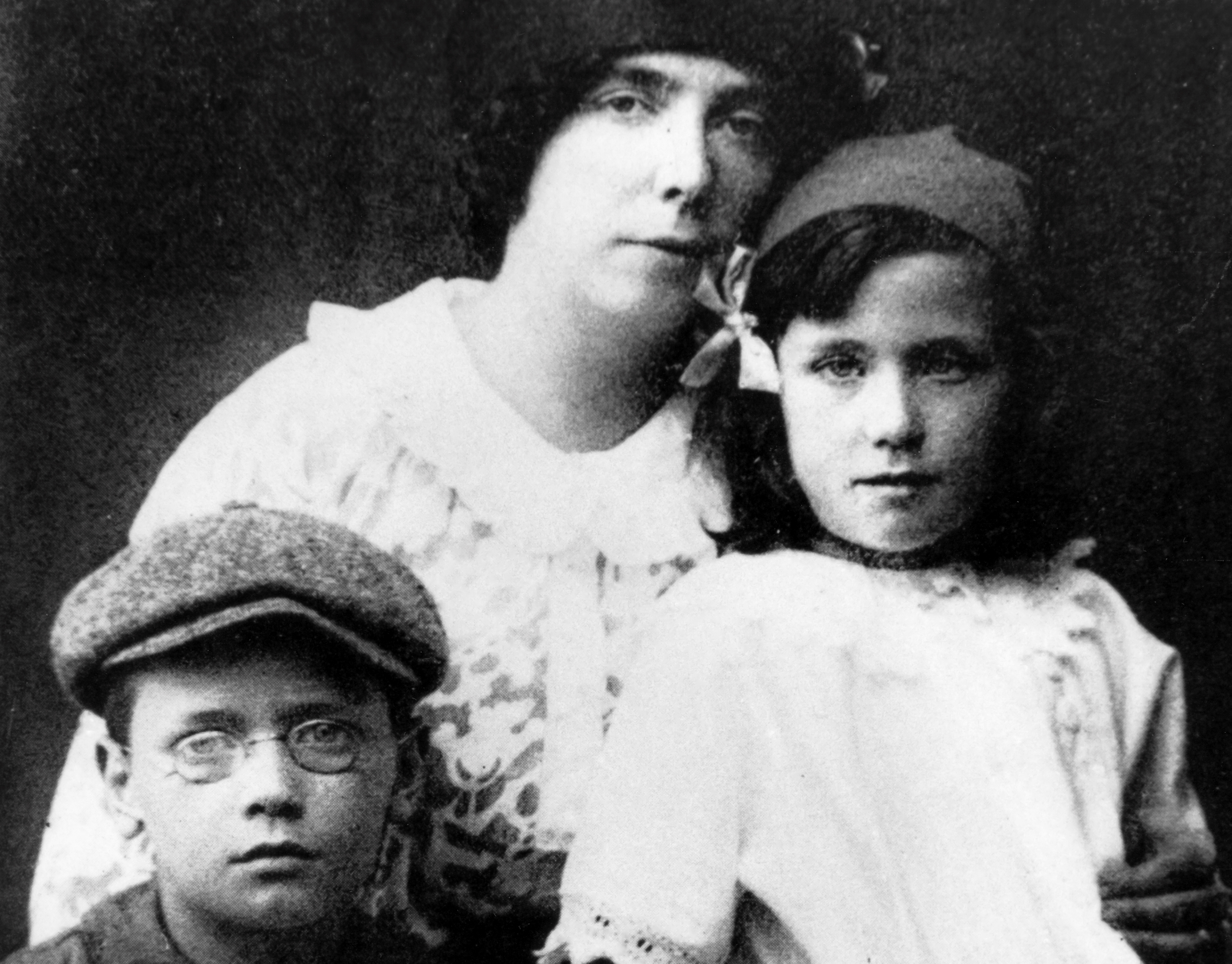 Nora Barnacle. Wife of James Joyce With Children