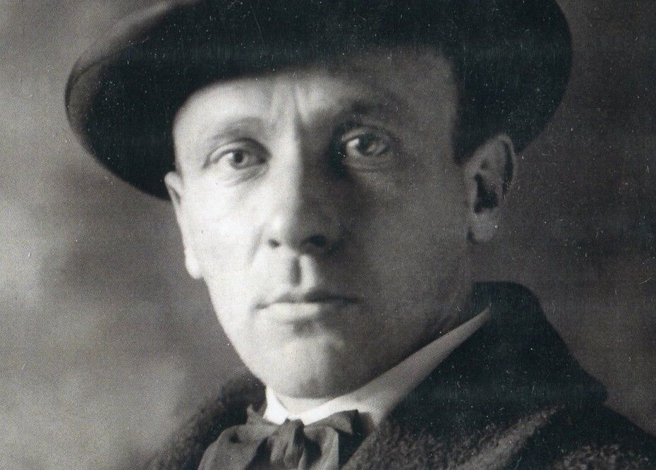 Michail Bulgakov in suit and a hat