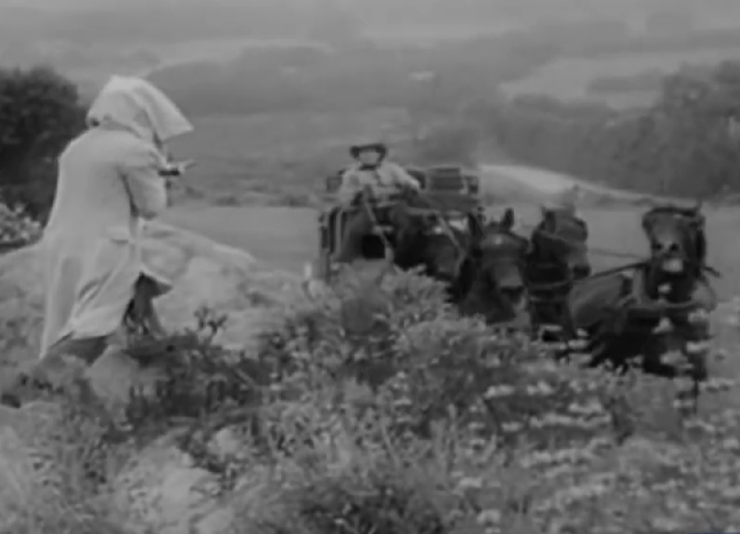 Screenshot of Black Bart (Arthur Space) robbing stagecoach - from Stories of the Century (1954-55)