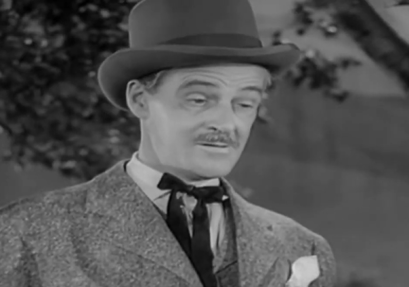 Screenshot of Black Bart (Arthur Space) looking at side - from Stories of the Century (1954-55)