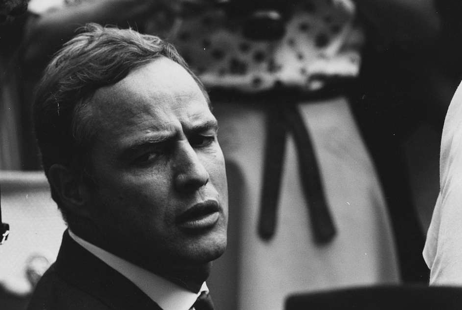 Marlon Brando in suit