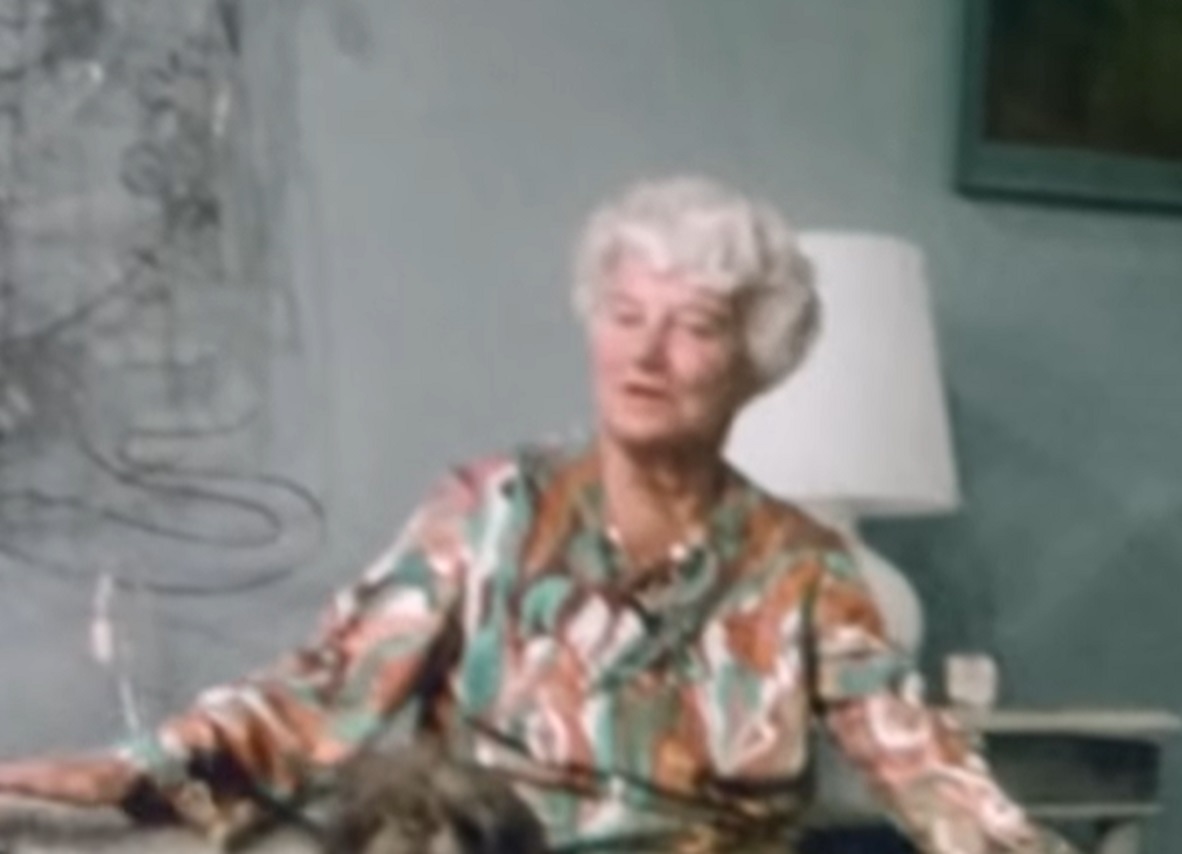 Screenshot of Peggy Guggenheim looking at side - from Peggy Guggenheim- Art Addict (2015)