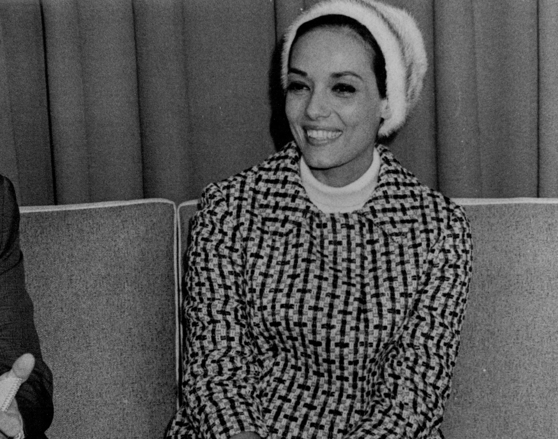 Anna Kashfi in plaid suit