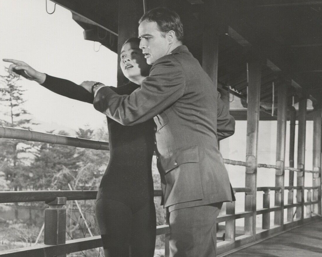 Press Photo Of Marlon Brando And Miiko Taka