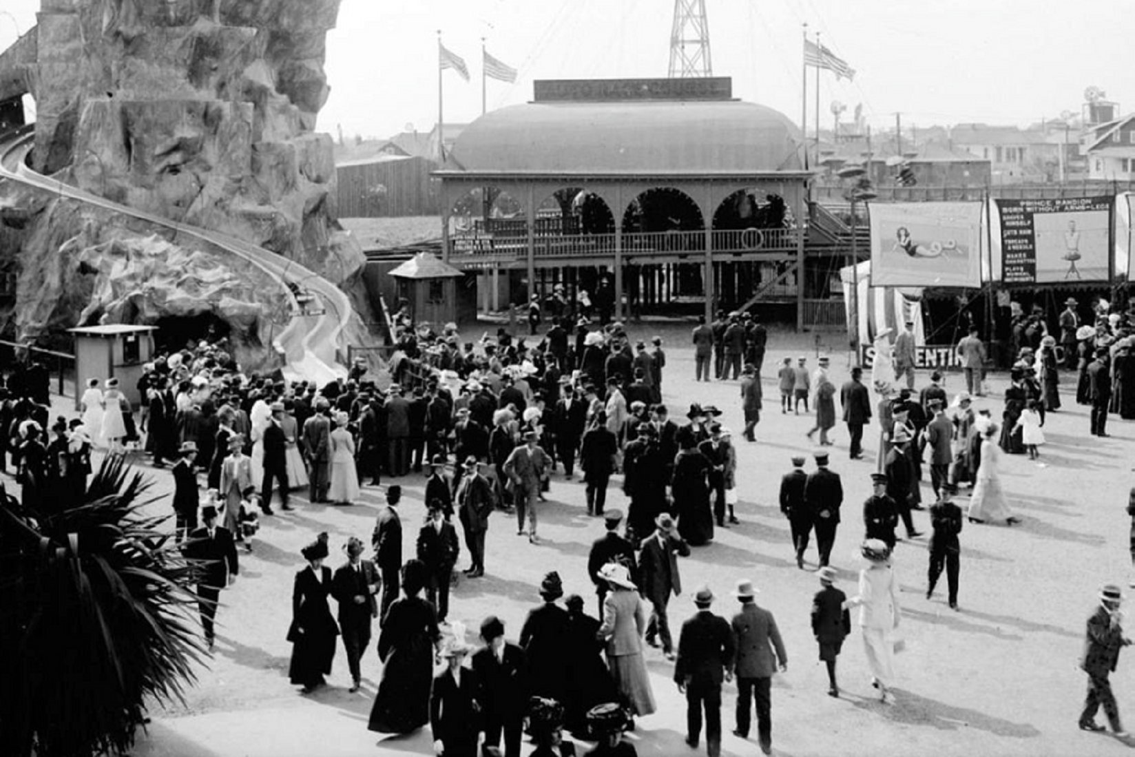 Midway Rides at Idora Park (1912)