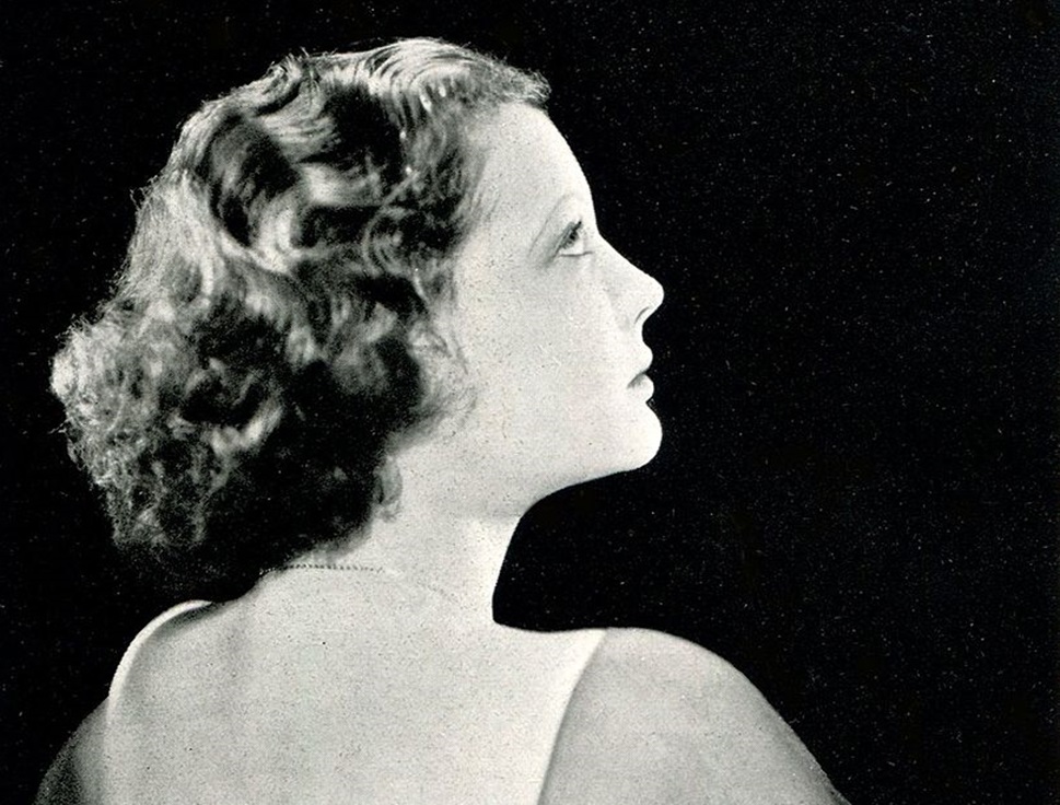 Sylvia Sidney looking up - 1932