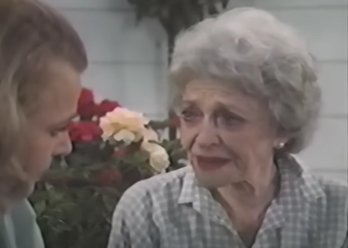 Screenshot of Sylvia Sidney looking at side from - An Early Frost (1985)