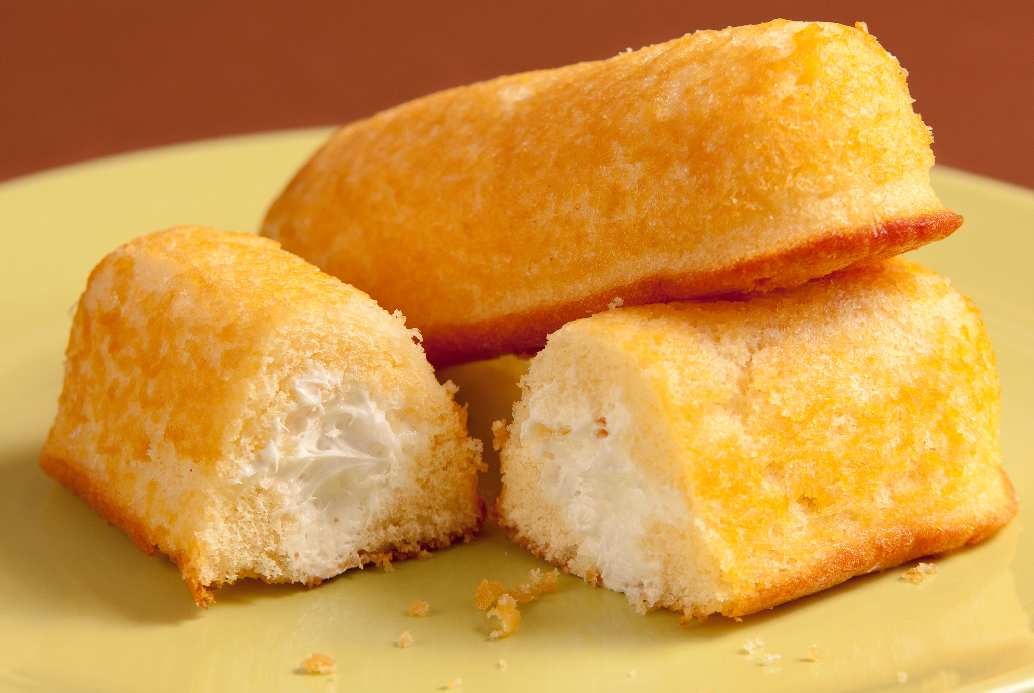 Twinkies on a plate.