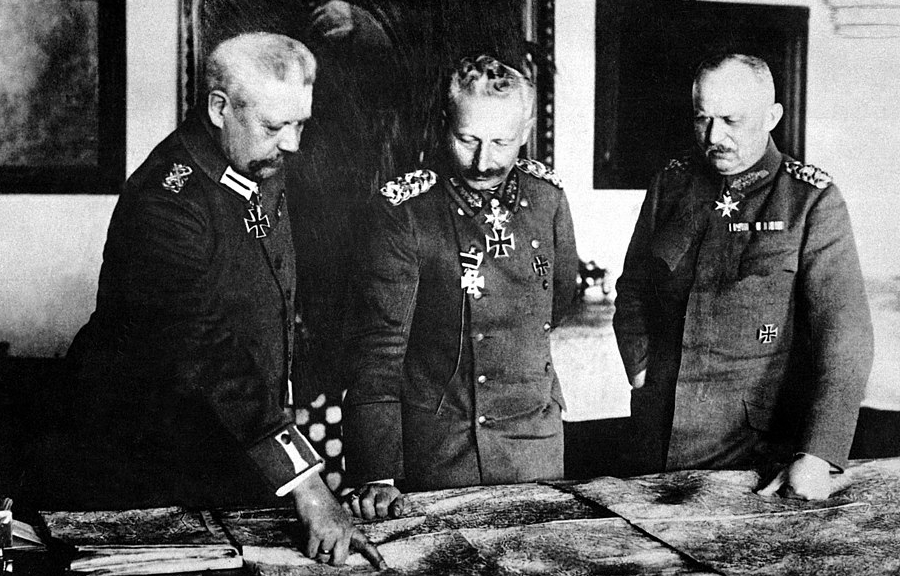 German General Headquarters, General Paul von Hindenburg, Kaiser Wilhelm II in office