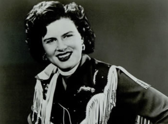 Publicity photo of Patsy Cline