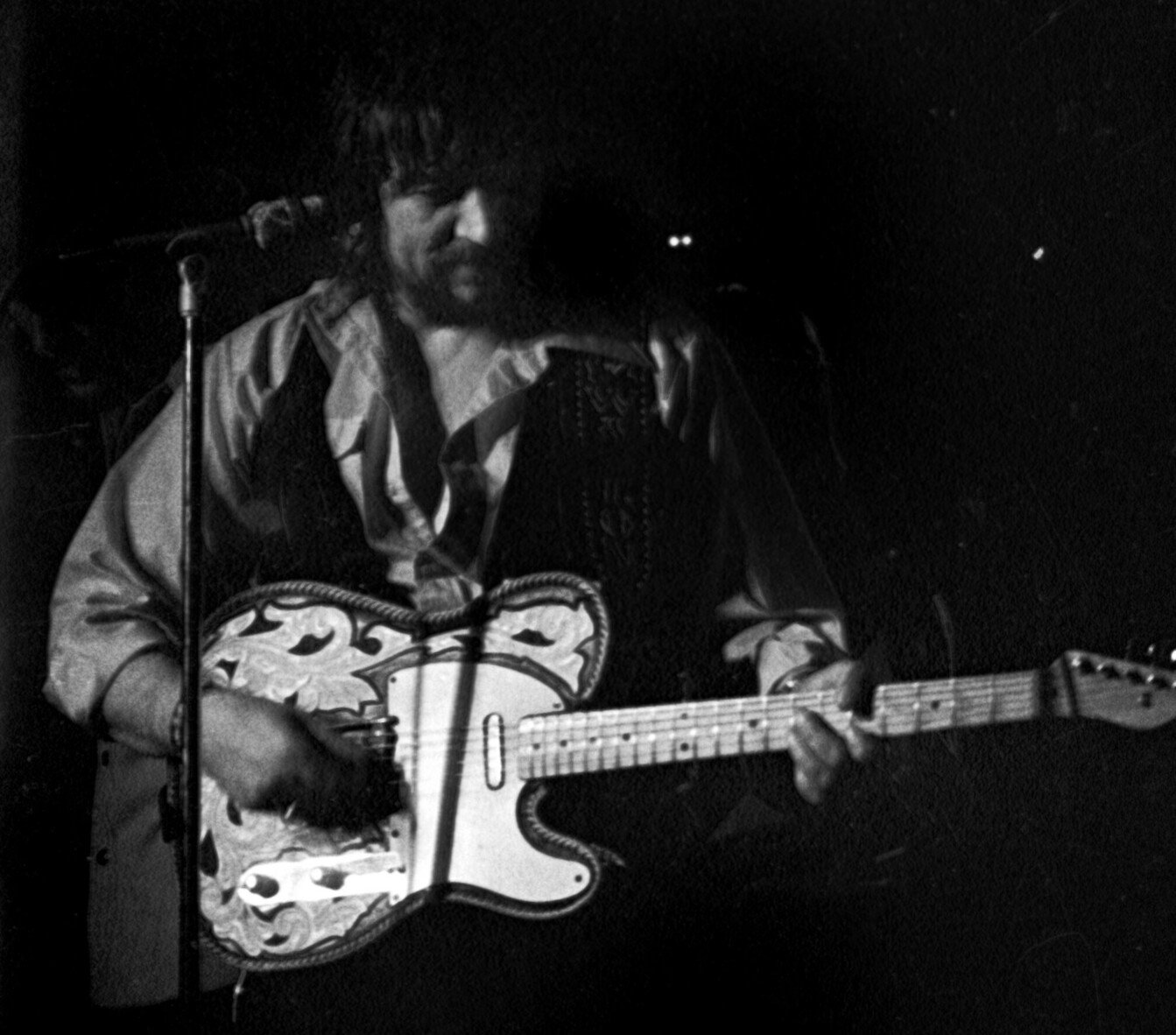 Waylon Jennings on stage