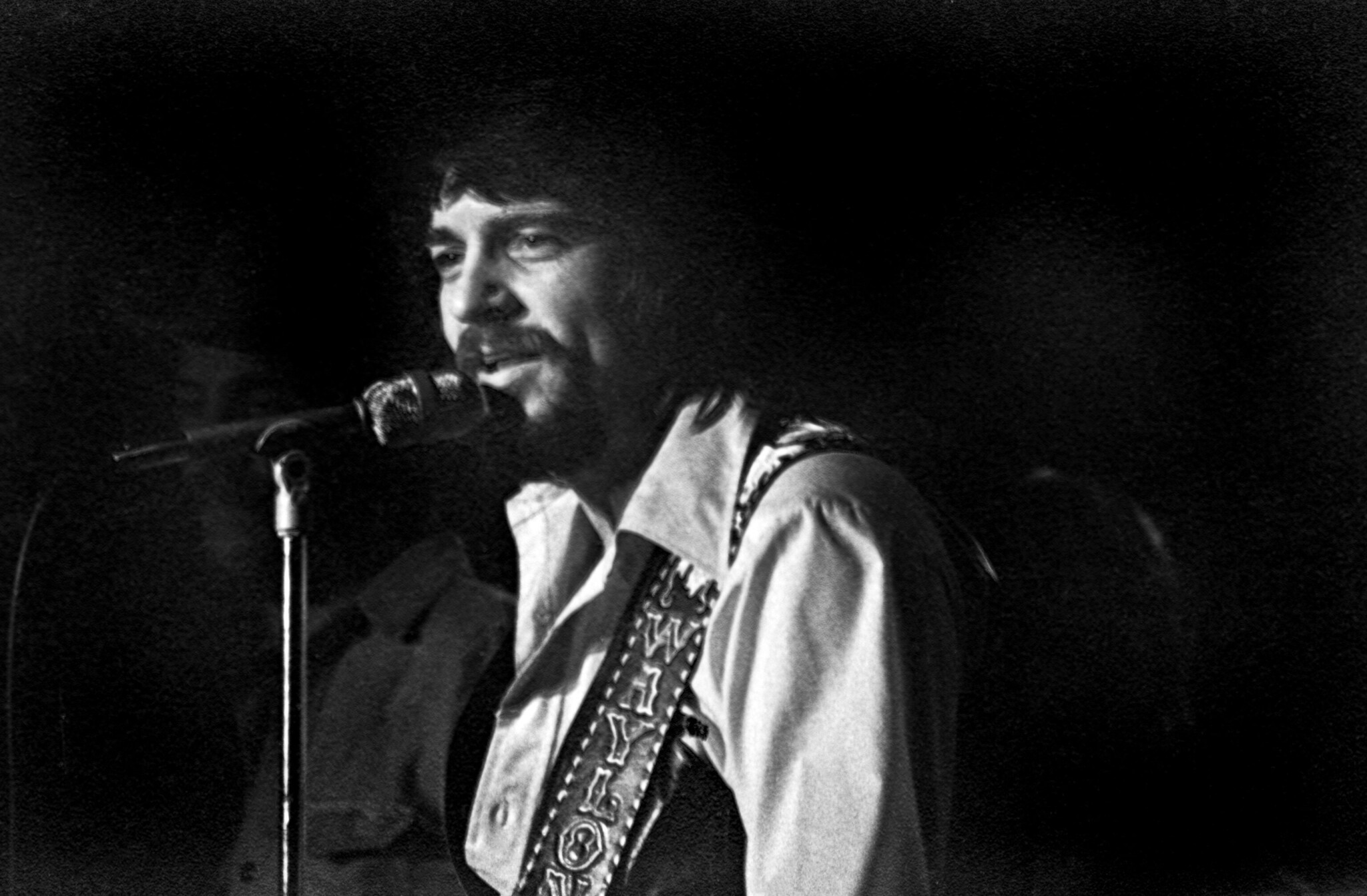 Waylon Jennings on stage