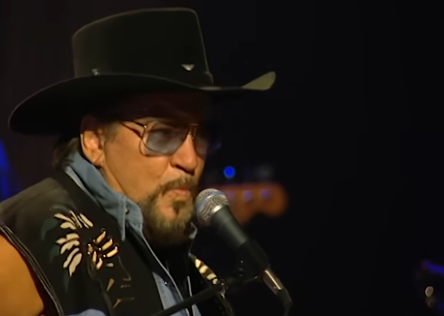 Waylon Jennings on stage