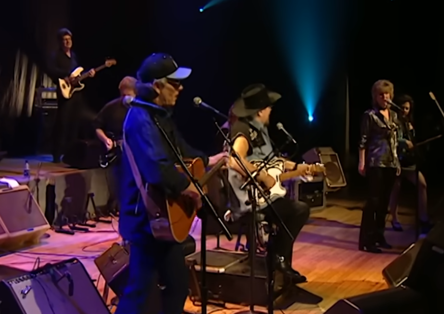 Waylon Jennings on stage