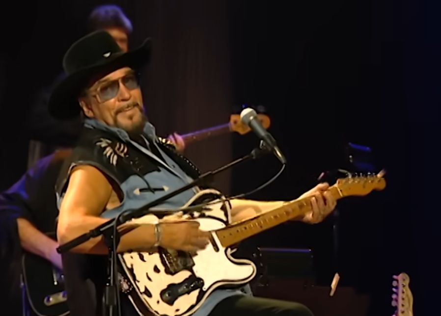 Waylon Jennings on stage