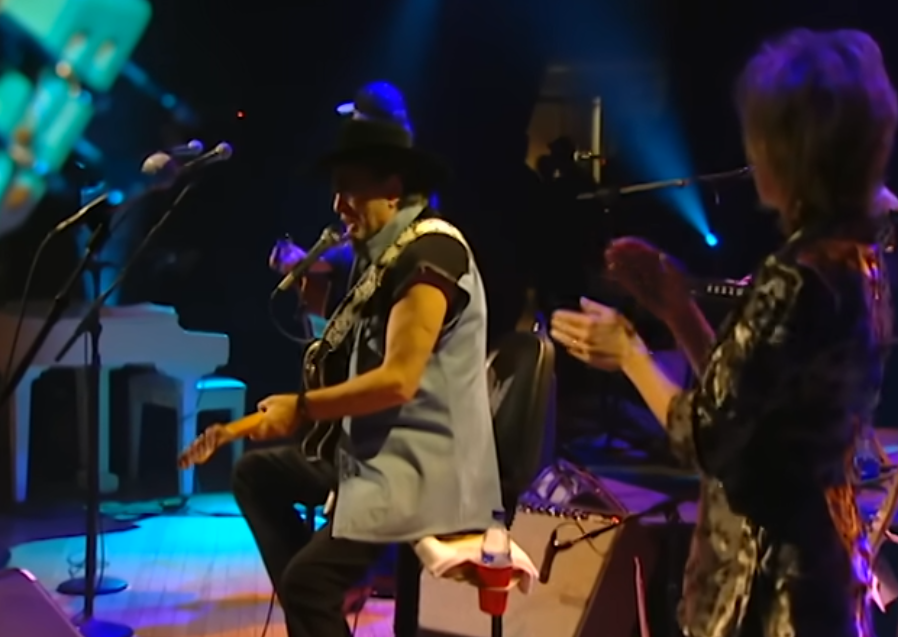 Waylon Jennings on stage