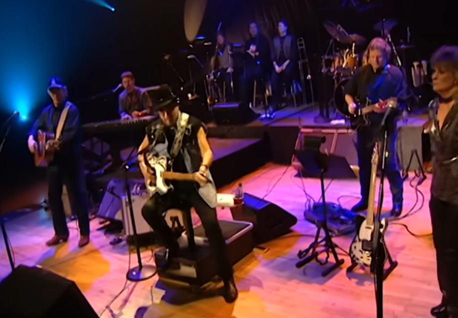 Waylon Jennings on stage