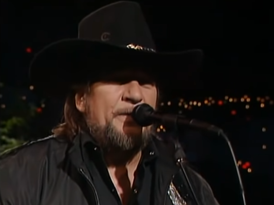 Waylon Jennings on stage