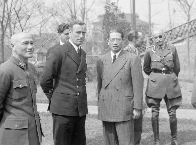 General Carton de Wiart with other admirals