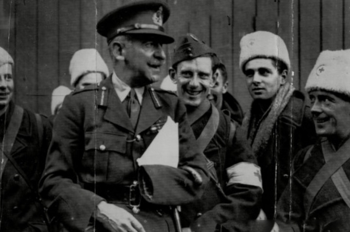 Sir Adrian Carton De Wiart with other soldiers