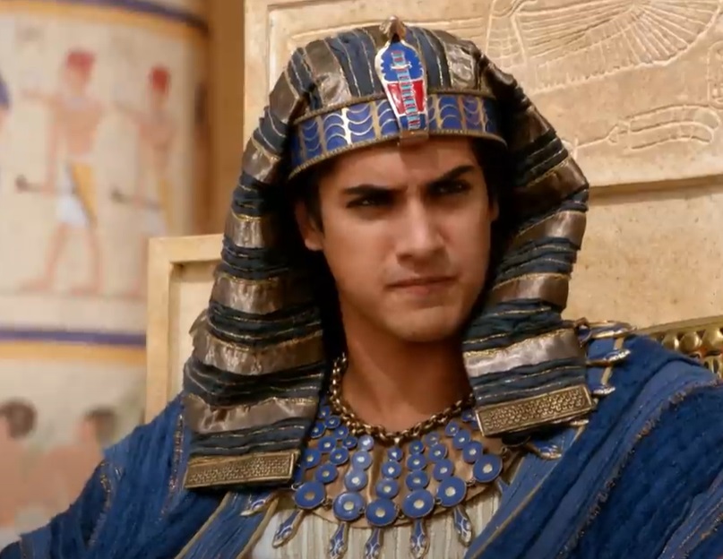 Screenshot from the Canadian-American miniseries Tut (2015)