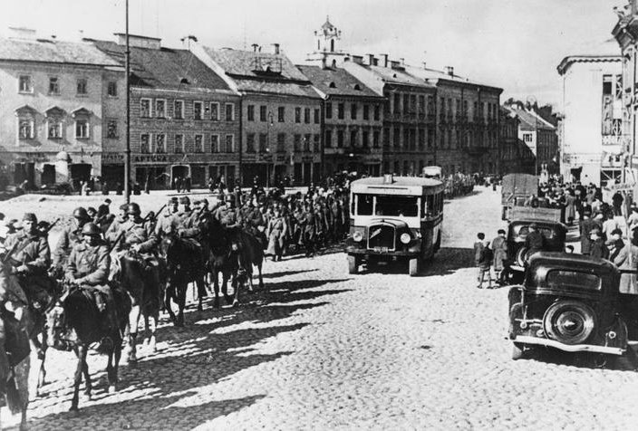 Soviet Red Army entering the Lithuanian city of Vilnius