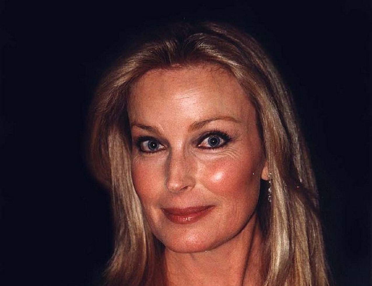 Bo Derek looking at camera - 1998