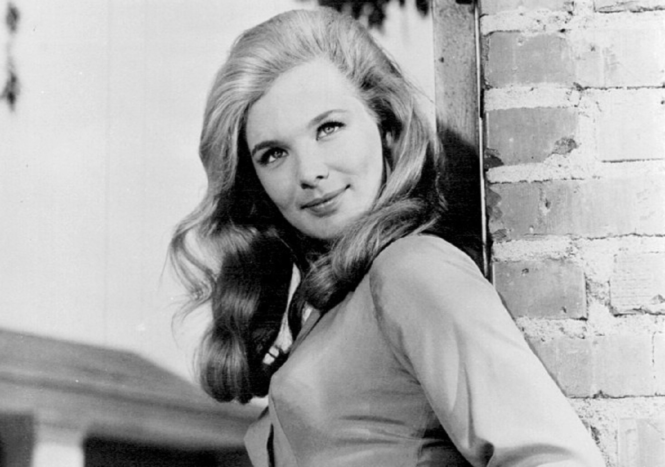 Linda Evans The Big Valley 1965