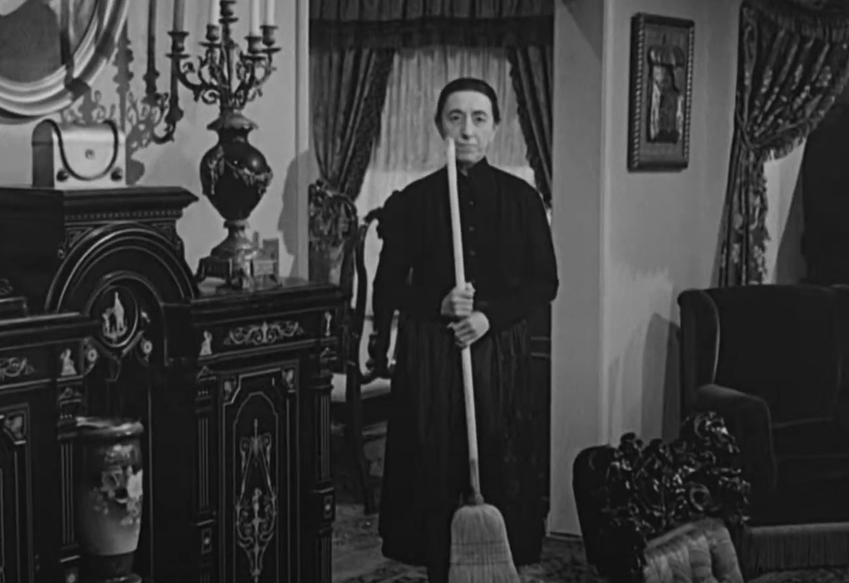 Margaret Hamilton as Elaine Zacharides