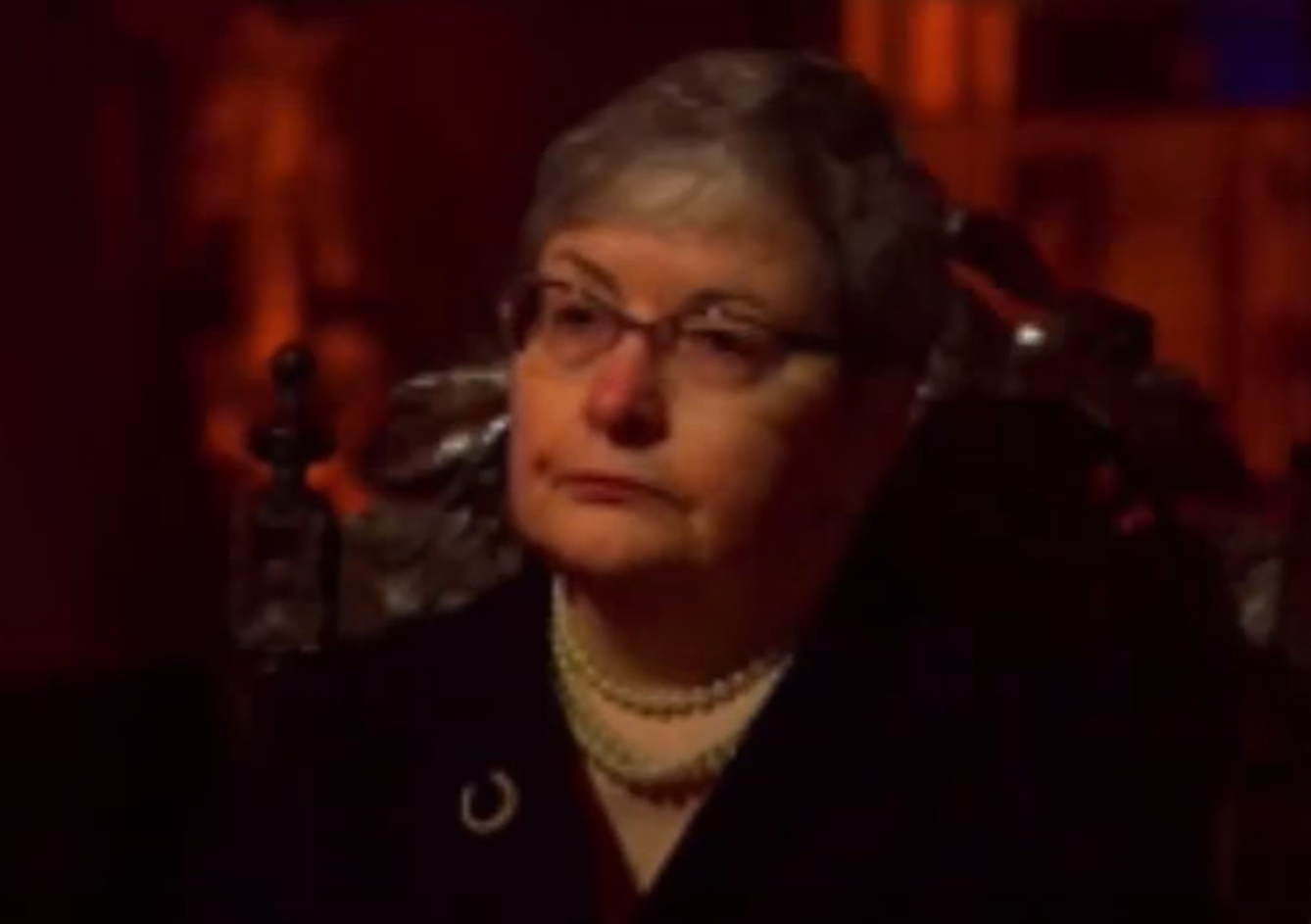 Screenshot from tv series - Deadly Possessions (2016)