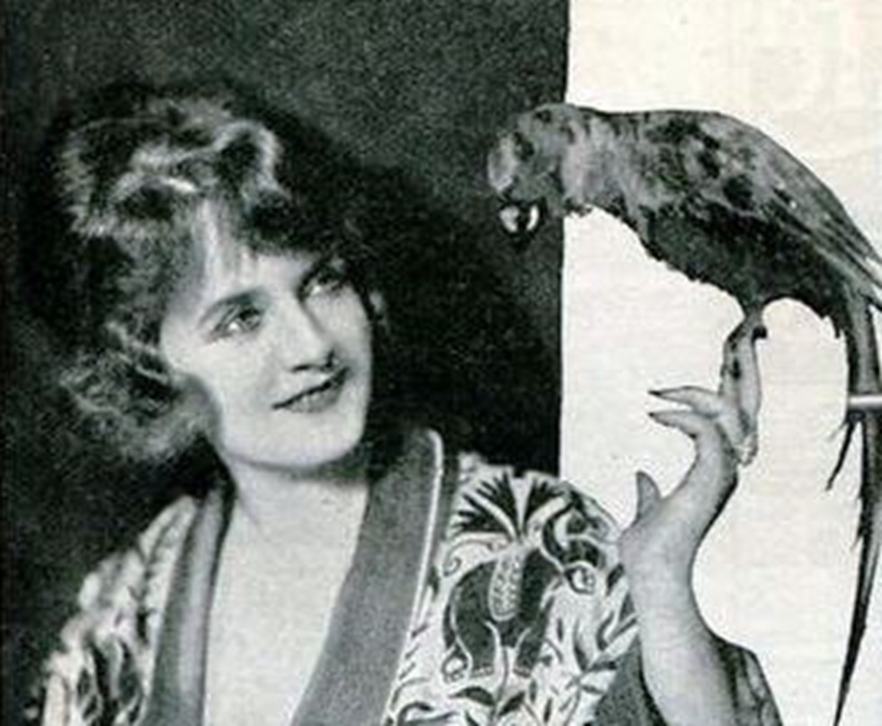 Still of Billie Burke for the 1921 Broadway production The Intimate Strangers