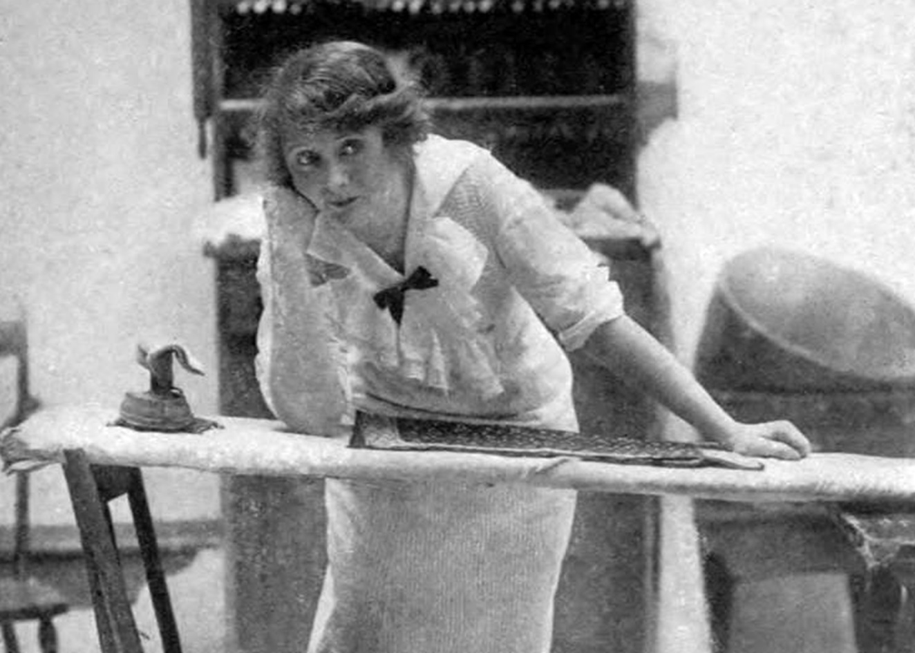 Still from the 1913 Broadway production of The Land of Promise with Billie Burke