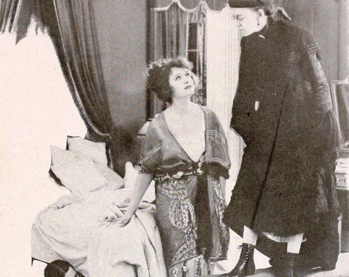 Still from the American silent film The Misleading Widow (1919)