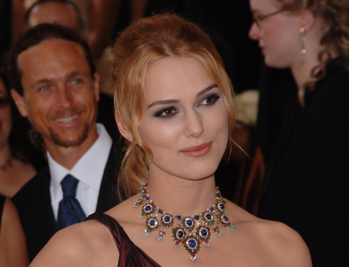 KEIRA KNIGHTLEY at the 78th Annual Academy Awards at the Kodak Theatre in Hollywood. March 5, 2006