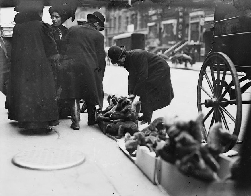 Vendor of Christmas toys, 6th Ave., New York