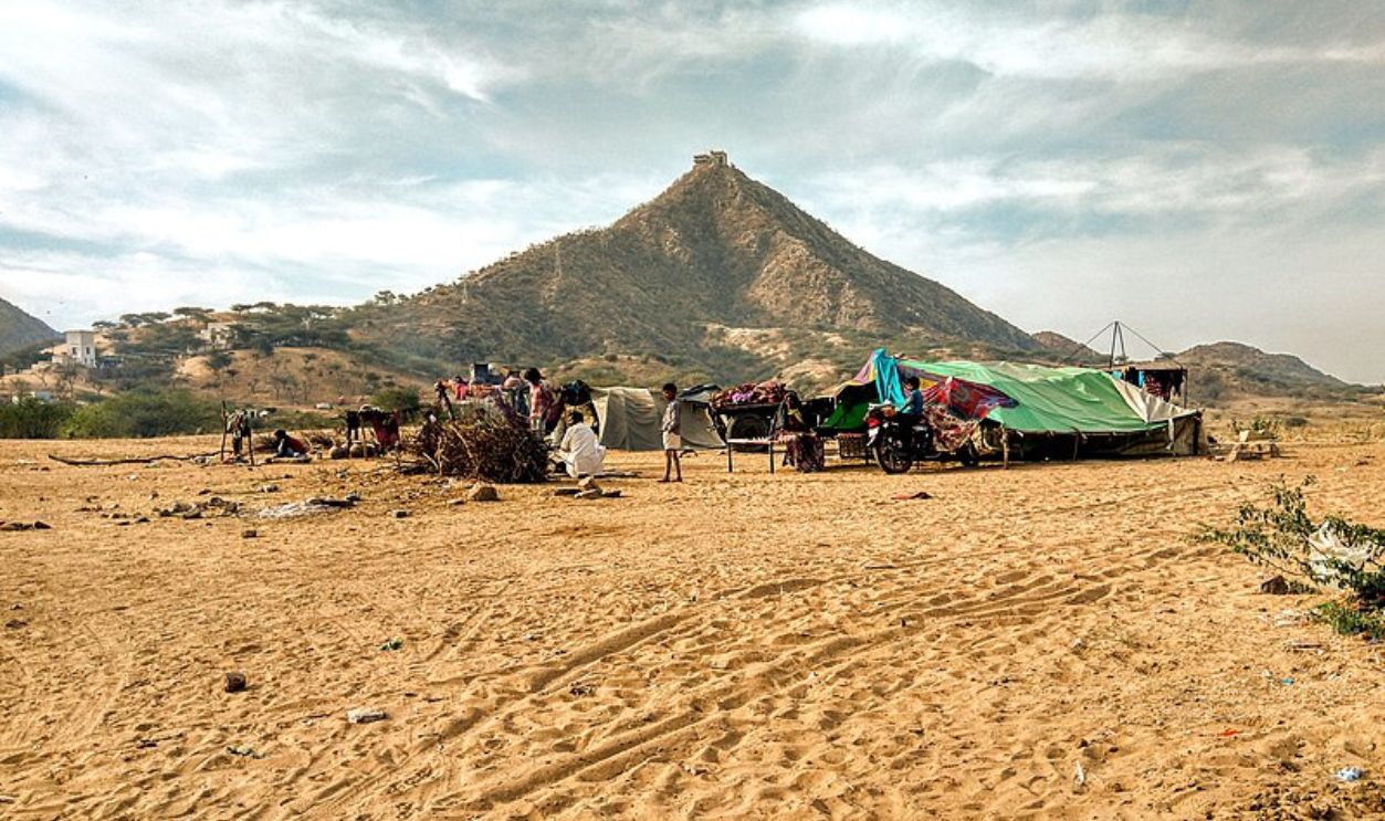 These Nomads Live In Makeshift Camps