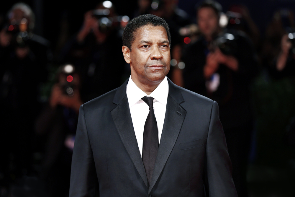 Denzel Washington attends the premiere of 'The Magnificent Seven'